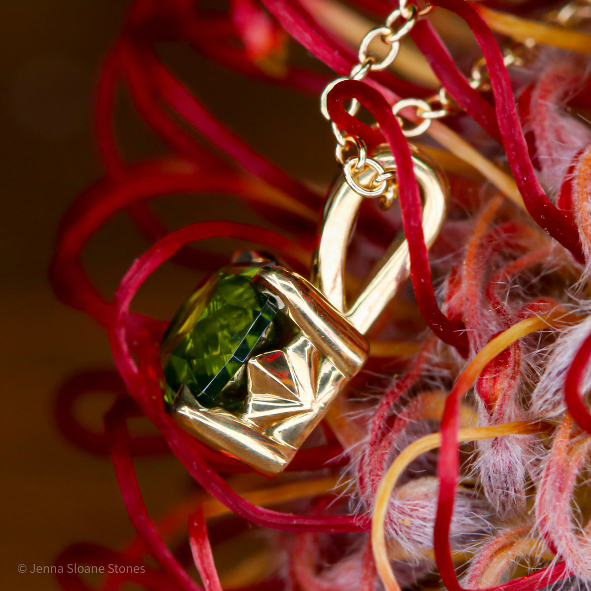 Green Zircon 18kt Pendant