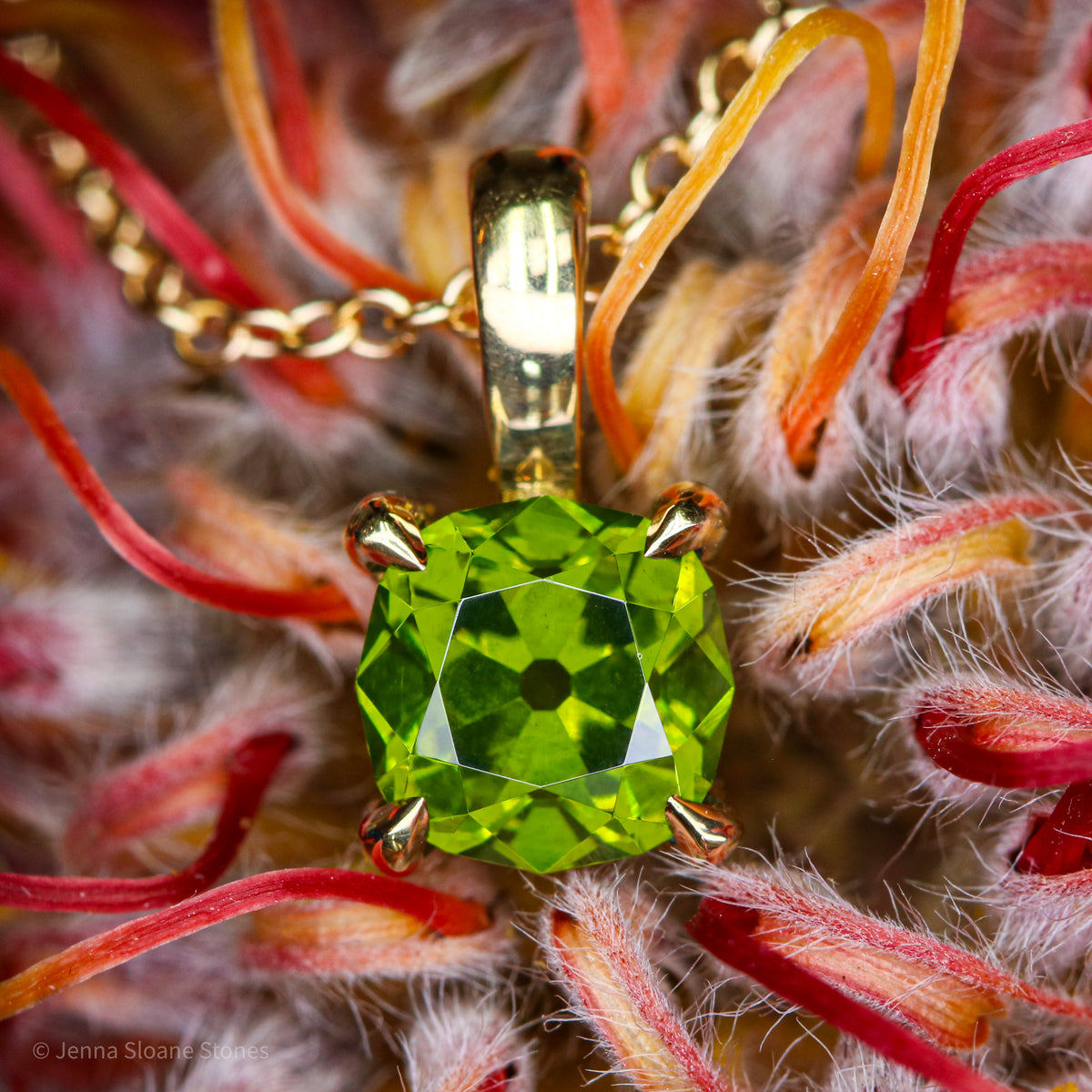 Green Zircon 18kt Pendant
